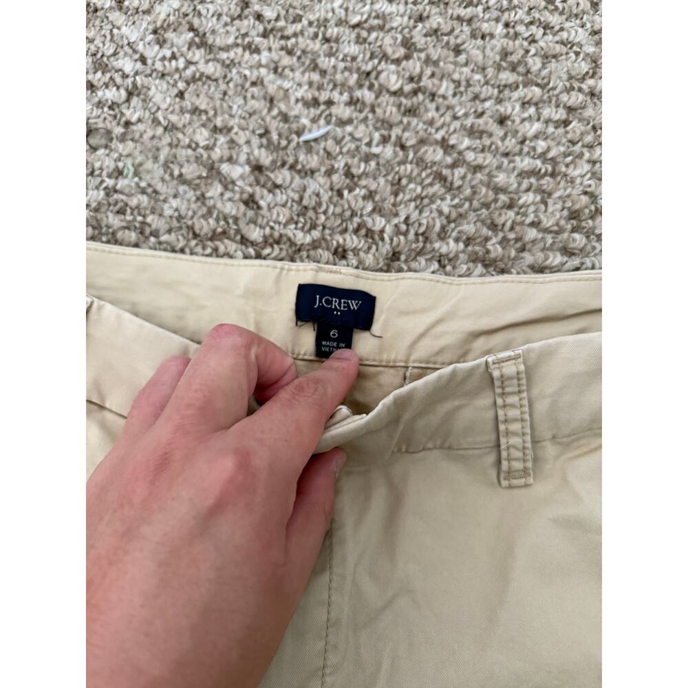 J. Crew | Khaki Bermuda Women’s Casual Shorts Cotton Summer Preppy 8” Inseam - Picture 3 of 6